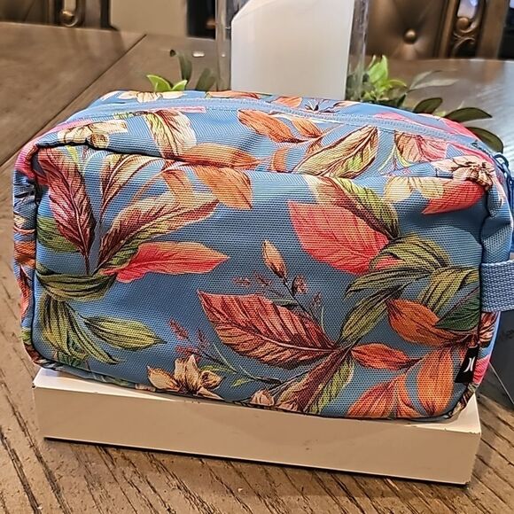 Floral travel kit toiletry kit bag Hurley NWT - Picture 7 of 10
